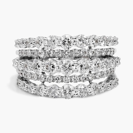 Graduated diamond fashion ring